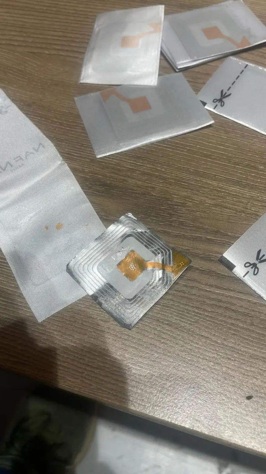 Kuşe Rfid 8,2 Mhz 40×40 mm Dikilebilir Güvenlik Etiketi